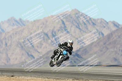 media/Dec-01-2025-Moto Forza (Mon) [[2daa91e15f]]/3-Beginner Group/Session 4 Turn 9/